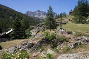 Valle de la Clare, oud kruis langs de weg bij Chalets du Verney