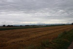 Mooie wolkenpartijen boven de Bresse