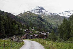 13-06-2024, Originele oude huisjes in Außergschlöß.