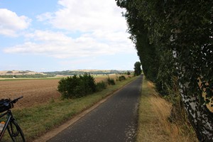 26-08-2024, Het fietspad is voor Kerben kaarsrecht.