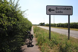 Fietspad langs de A1303, kans op tegenliggers
